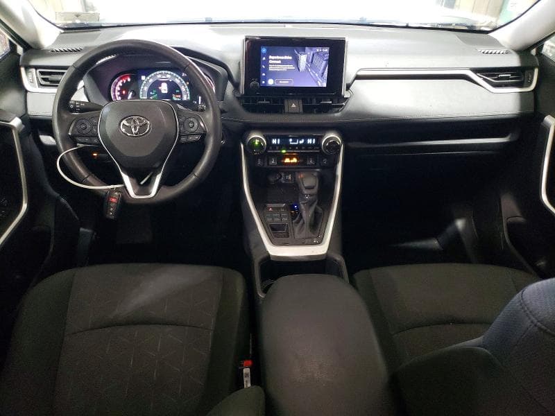 2024 TOYOTA RAV4 XLE 8