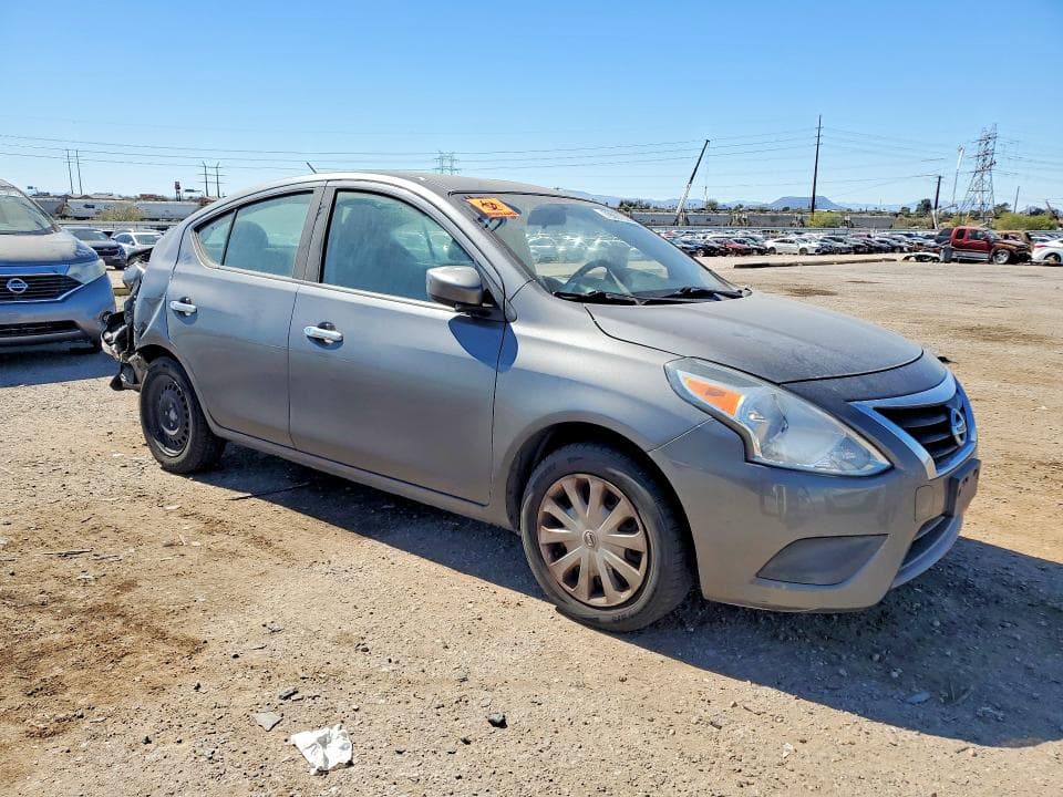 2017 NISSAN VERSA 1.6 SV 4