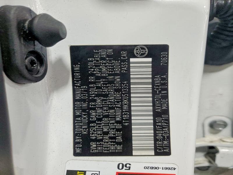 2019 TOYOTA CAMRY HYBRID LE 12