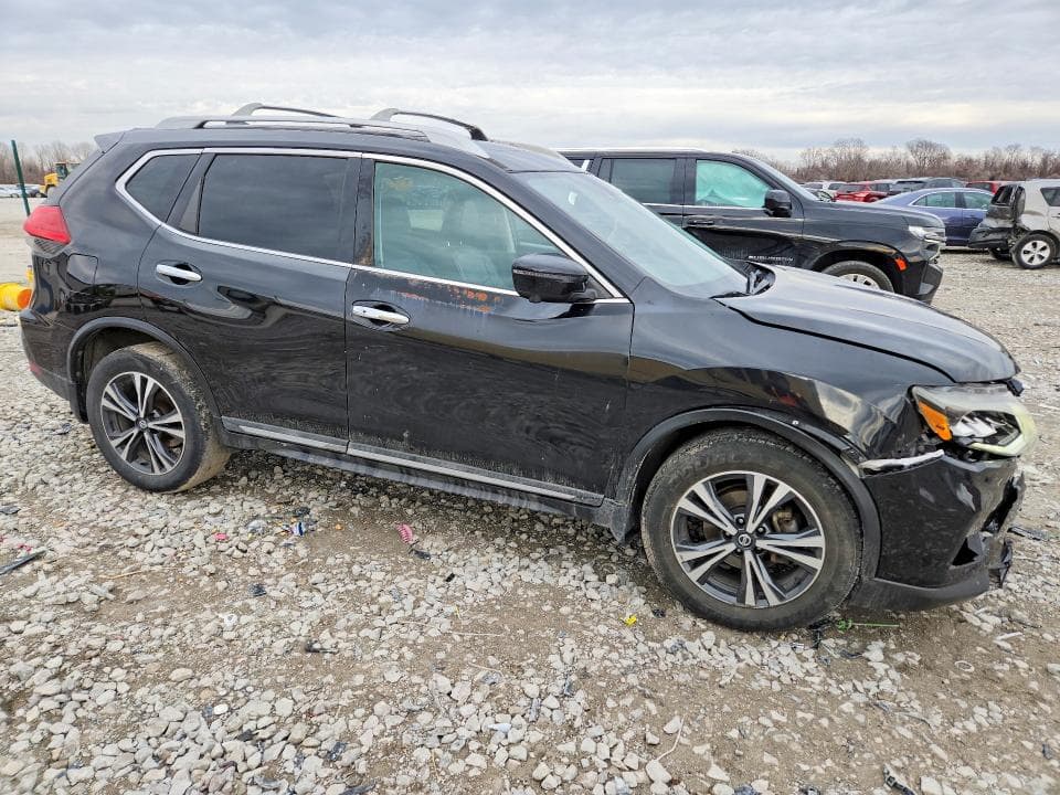 2017 NISSAN ROGUE SV 4