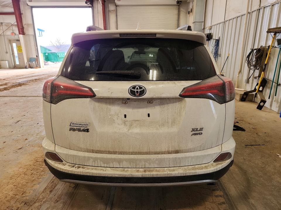 2017 TOYOTA RAV4 XLE 6