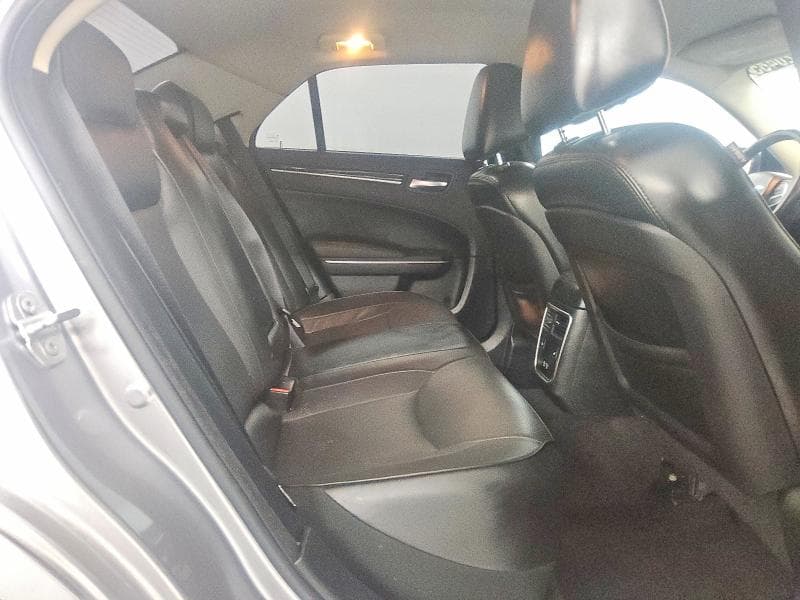 2018 CHRYSLER 300 LIMITED 10