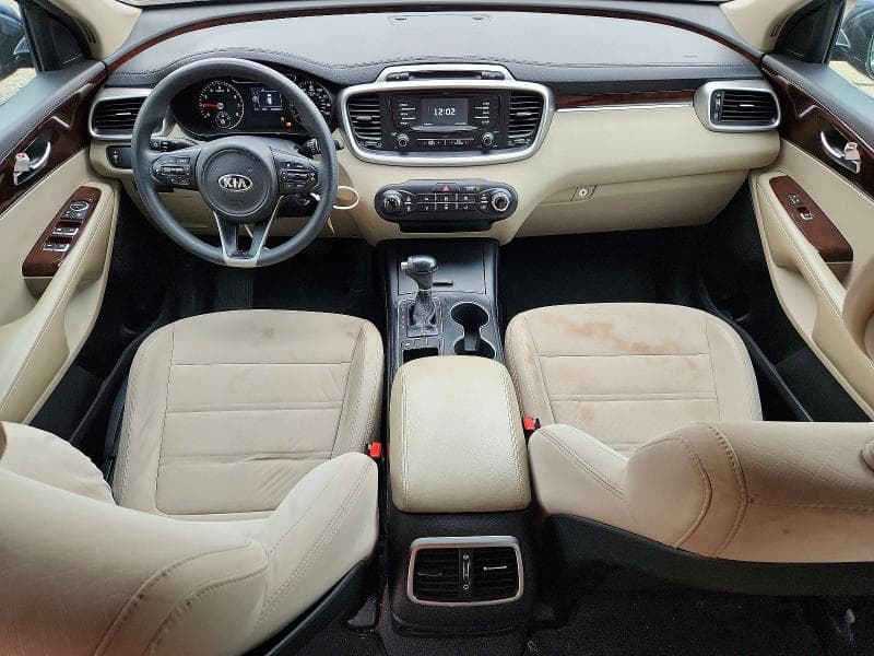 2017 KIA SORENTO LX V6 8