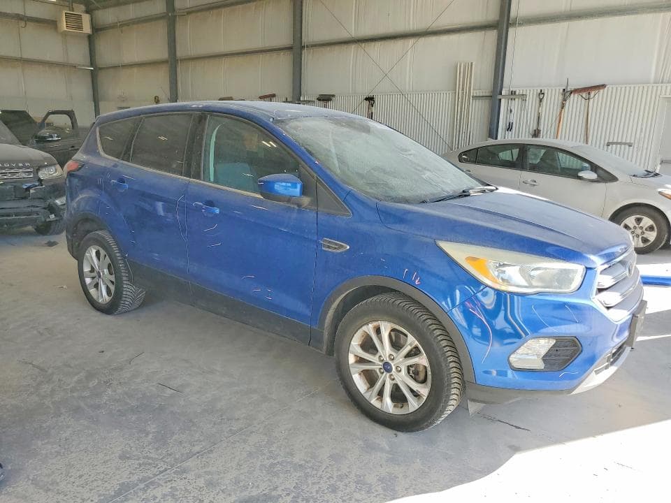 2017 FORD ESCAPE SE 4