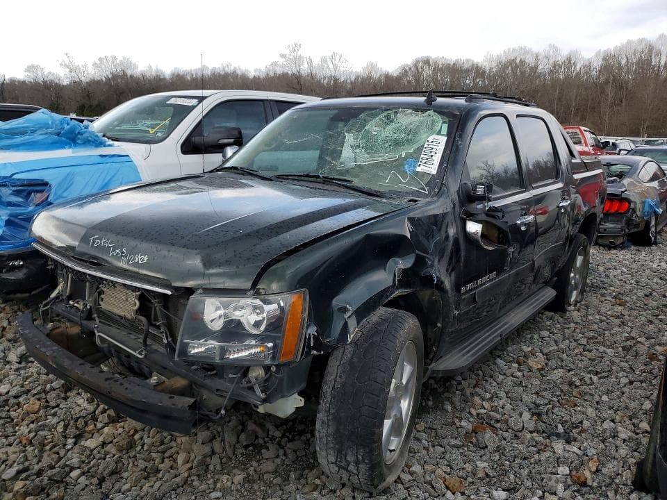 2013 CHEVROLET AVALANCHE - 1