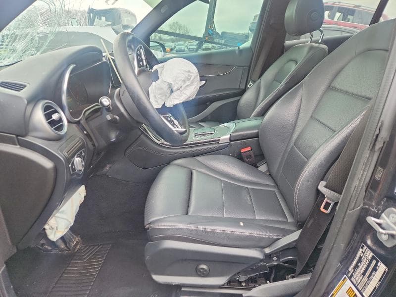 2020 MERCEDES-BENZ GLC 300 7