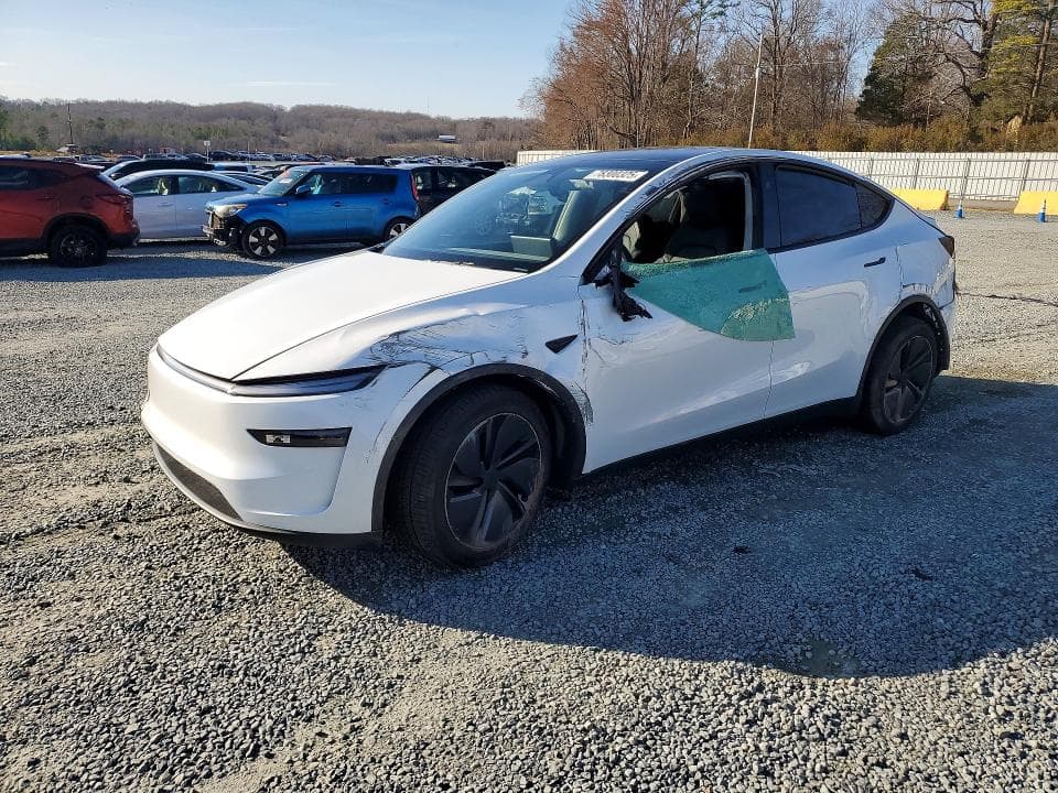 2026 TESLA MODEL Y