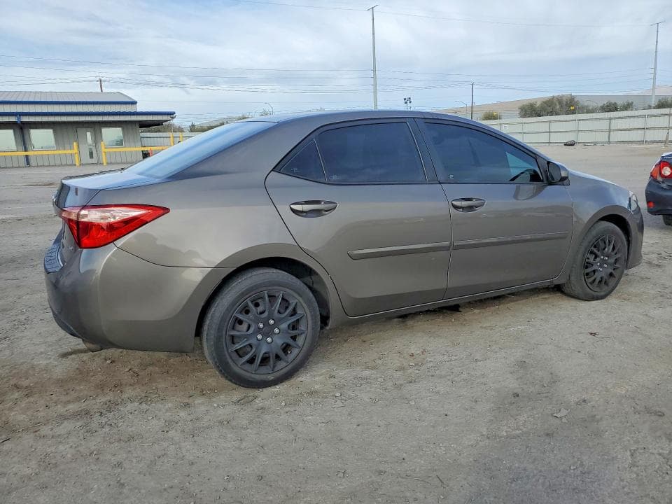 2017 TOYOTA COROLLA LE 3