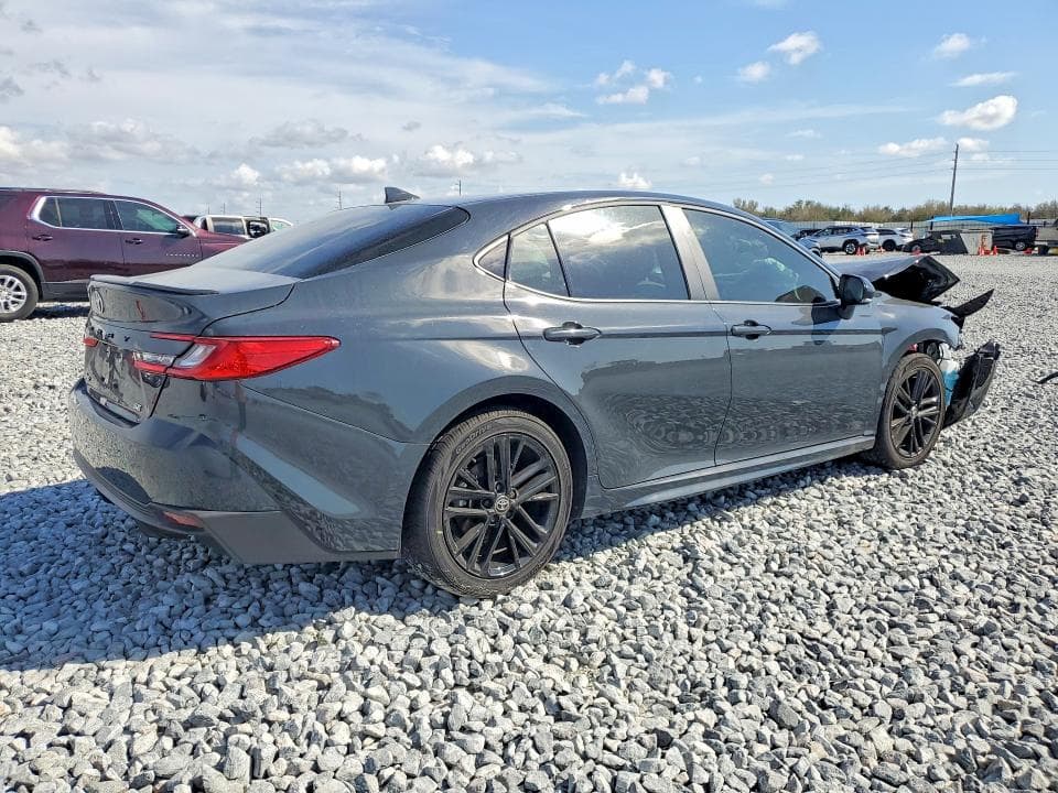 2025 TOYOTA CAMRY SE 3