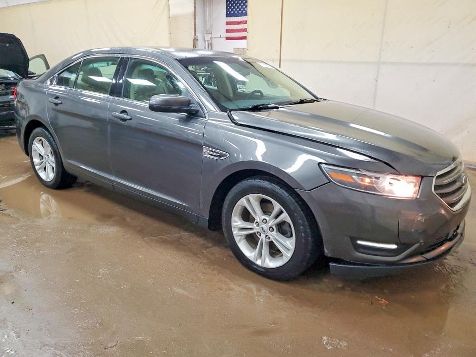 2019 FORD TAURUS SEL 4