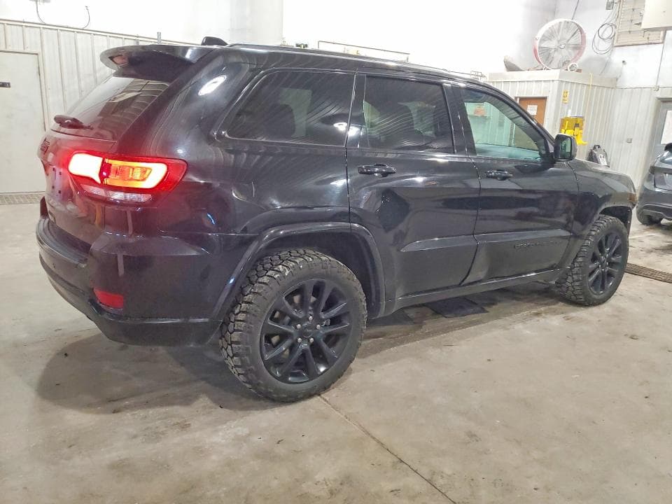 2017 JEEP GRAND CHEROKEE LAREDO 3