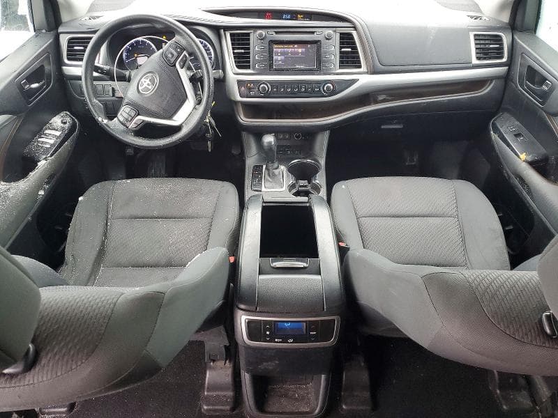 2018 TOYOTA HIGHLANDER LE 8