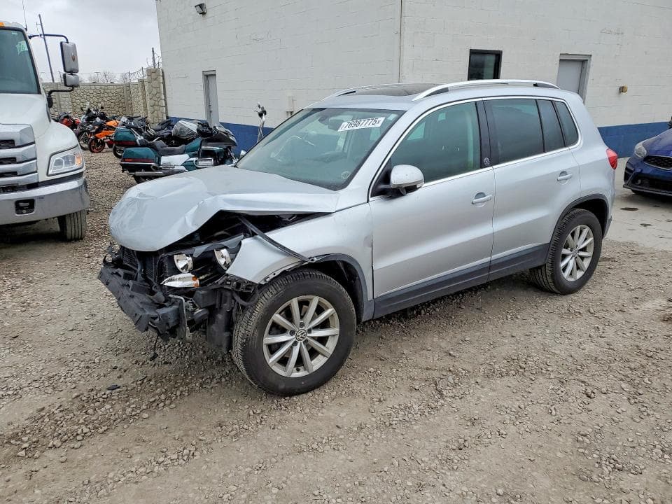 2017 VOLKSWAGEN TIGUAN - 1
