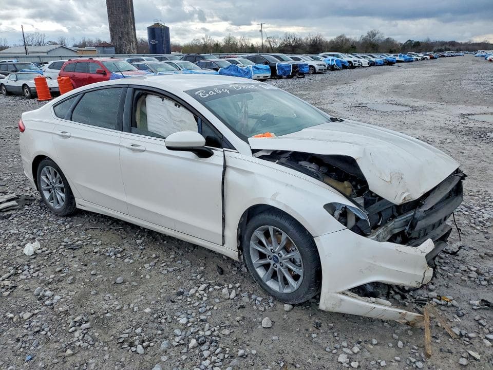 2017 FORD FUSION SE 4