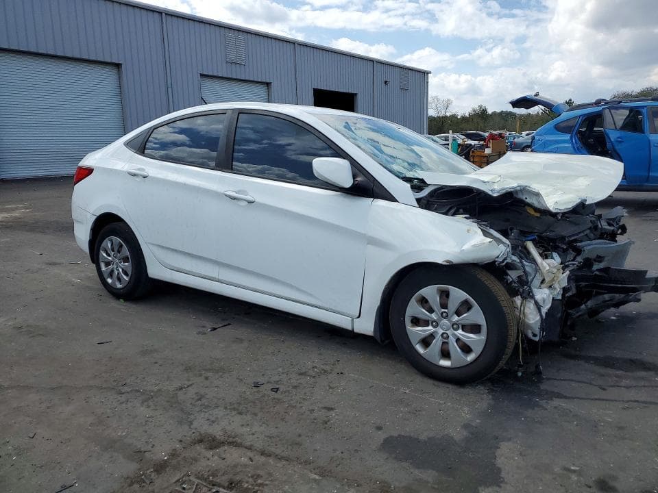 2017 HYUNDAI ACCENT SE 4
