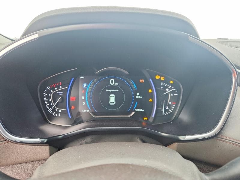 2019 HYUNDAI SANTA FE LIMITED 9
