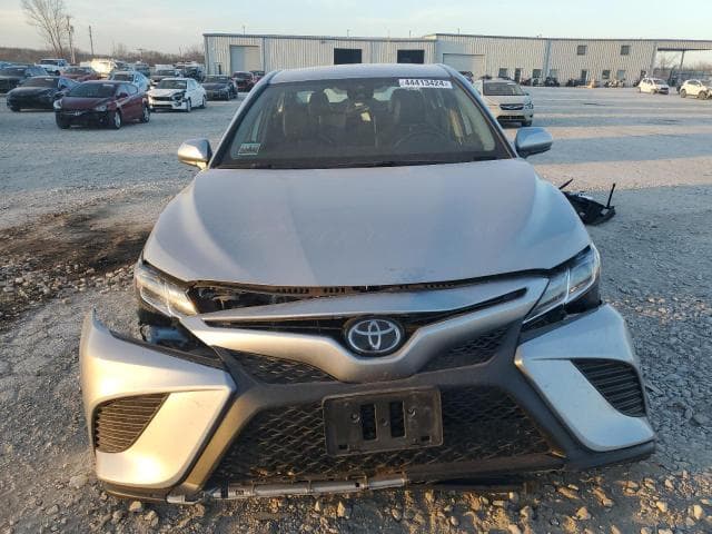 2020 TOYOTA CAMRY SE 5