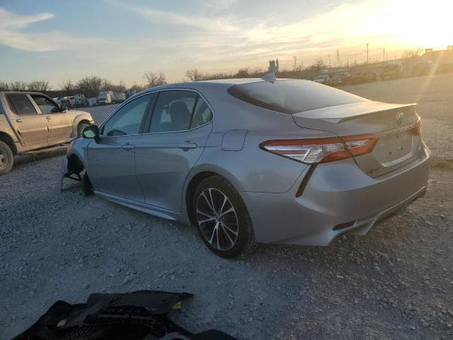2020 TOYOTA CAMRY SE 2