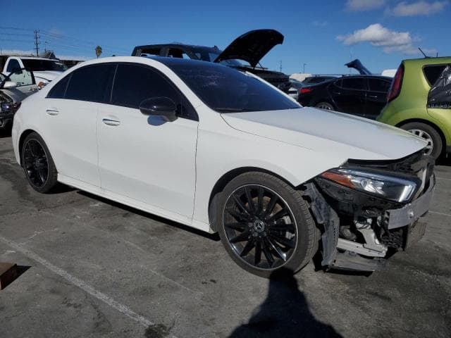 2019 MERCEDES-BENZ A 220 4