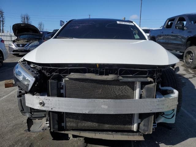 2019 MERCEDES-BENZ A 220 5