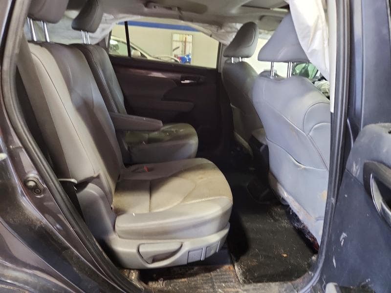2020 TOYOTA HIGHLANDER LIMITED 11