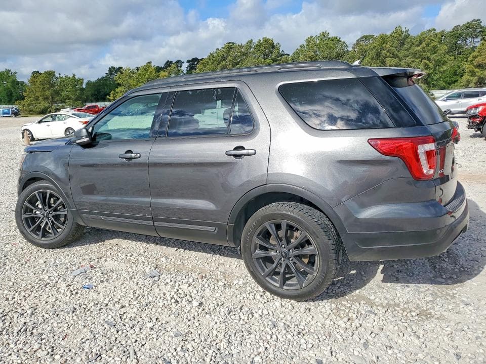 2018 FORD EXPLORER XLT 2