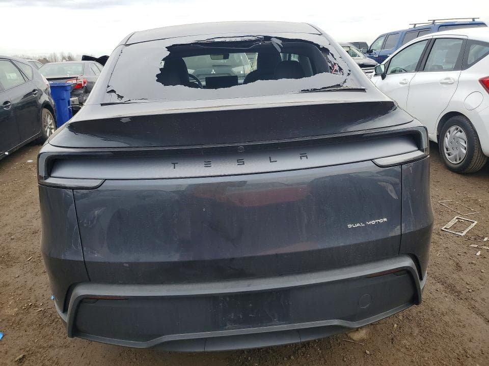 2026 TESLA MODEL  Y 6