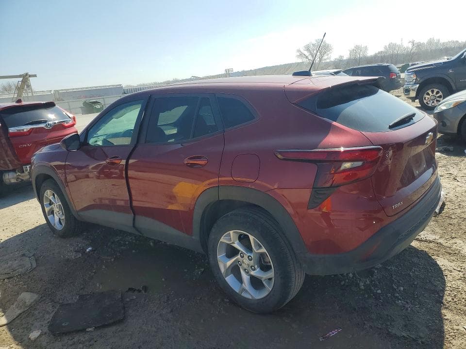 2025 CHEVROLET TRAX LS 2
