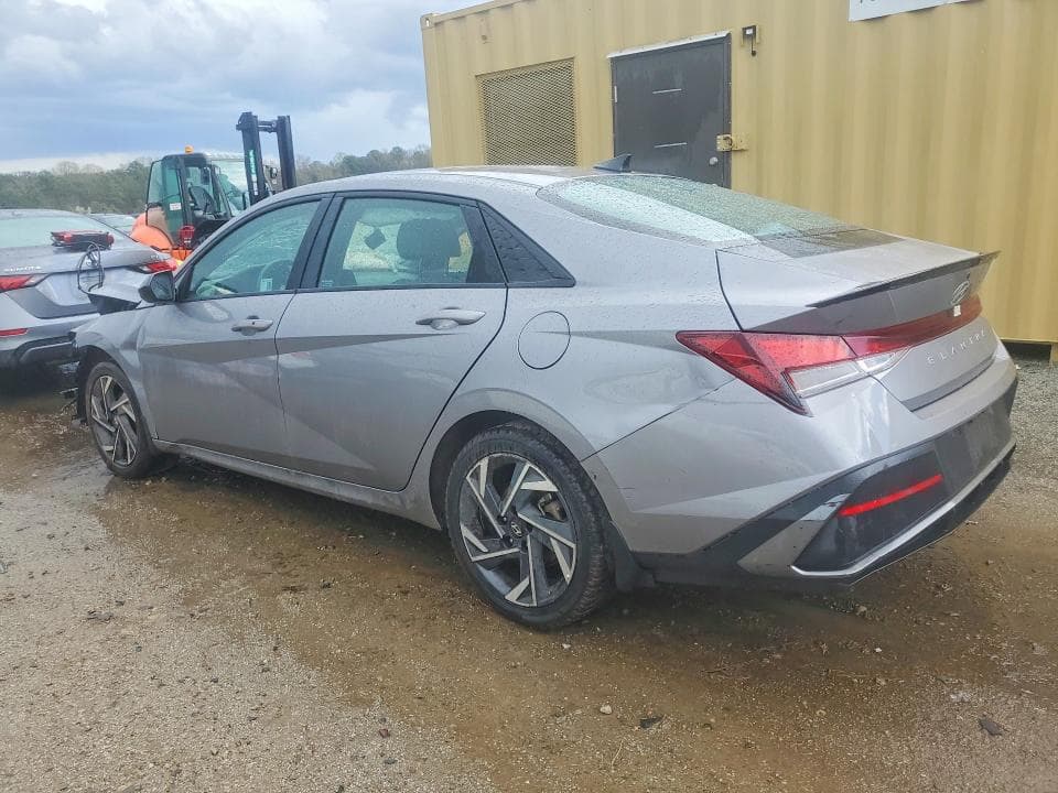 2025 HYUNDAI ELANTRA SEL SPORT 2