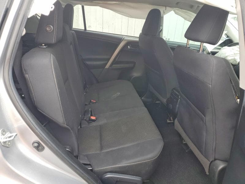 2018 TOYOTA RAV4 XLE 10