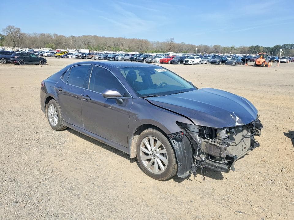 2022 TOYOTA CAMRY LE 4
