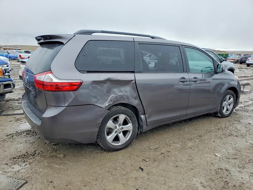 2017 TOYOTA SIENNA LE 8-PASSENGER 3
