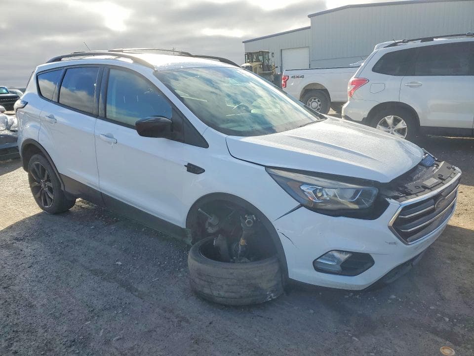 2017 FORD ESCAPE SE 4