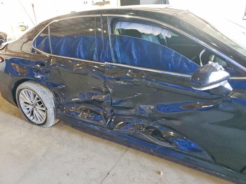 2018 TOYOTA CAMRY XLE 10