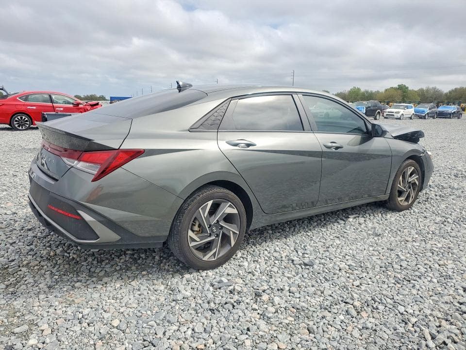 2025 HYUNDAI ELANTRA SEL SPORT 3