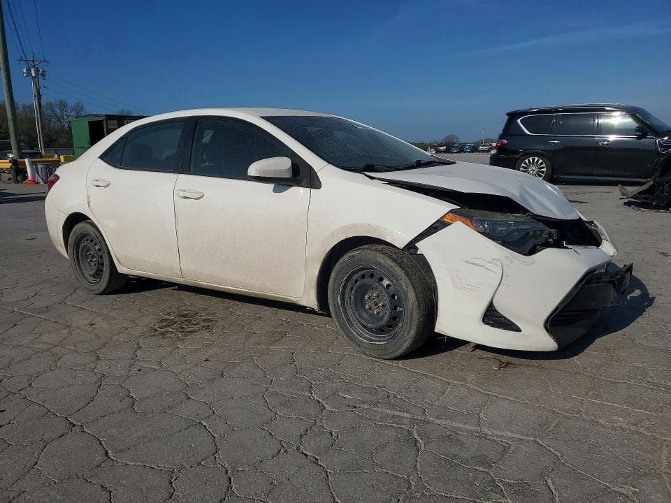 2019 TOYOTA COROLLA LE 4