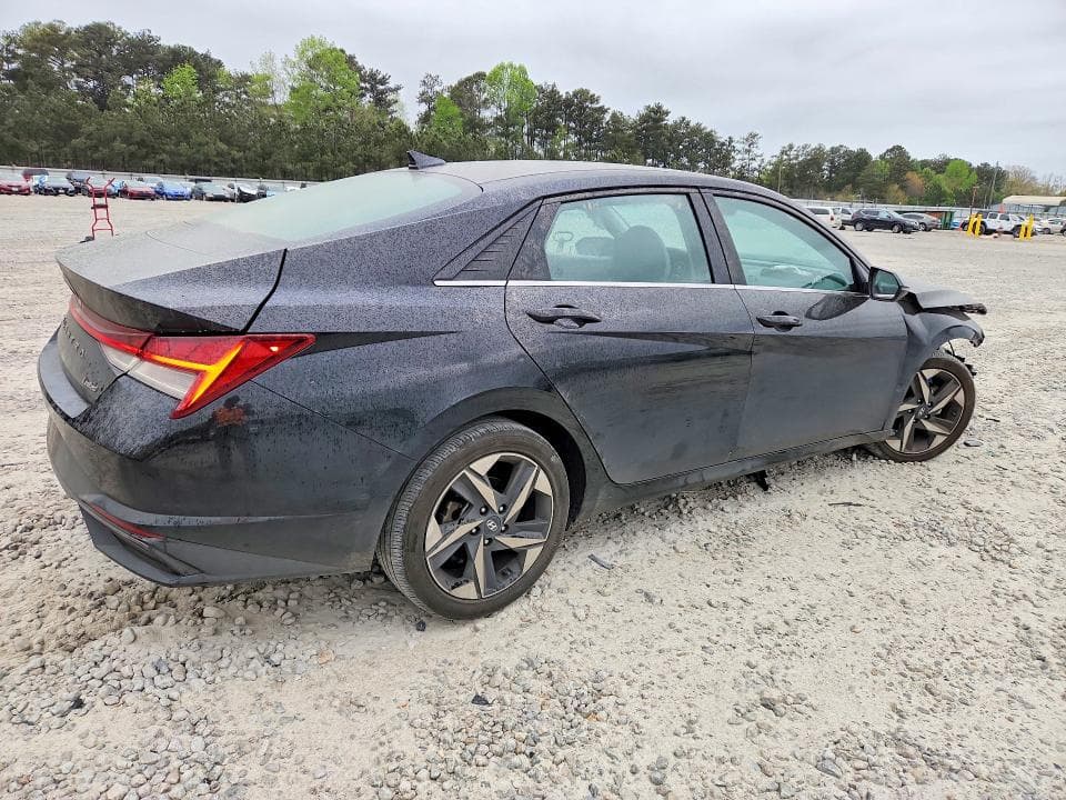 2023 HYUNDAI ELANTRA LIMITED 3