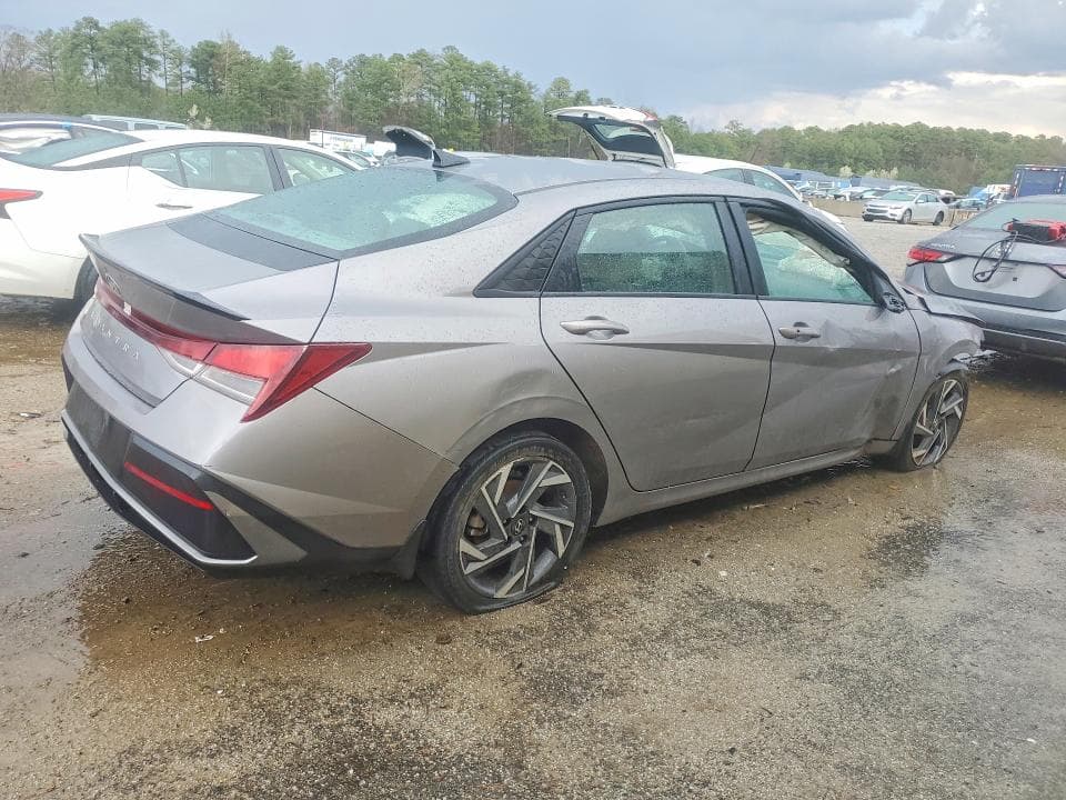 2025 HYUNDAI ELANTRA SEL SPORT 3