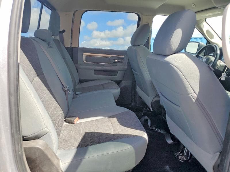 2019 RAM 1500 CLASSIC SLT 10