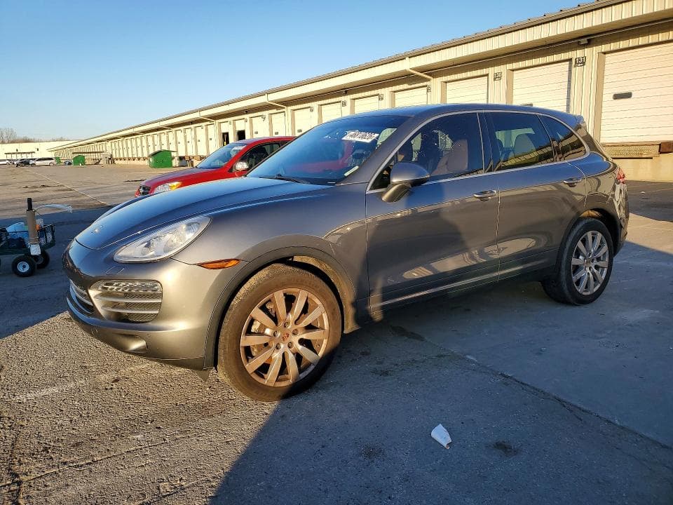 2014 PORSCHE CAYENNE - 1