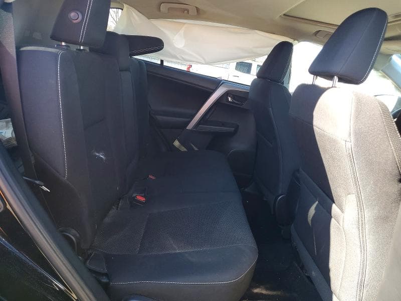 2017 TOYOTA RAV4 XLE 11