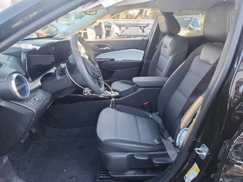 2025 CHEVROLET TRAX 1LT 7