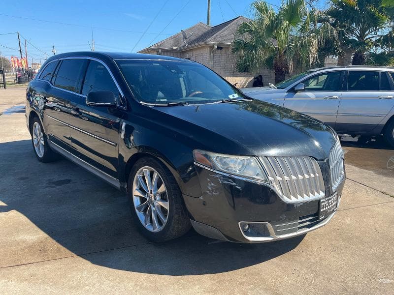 2011 LINCOLN MKT - 1