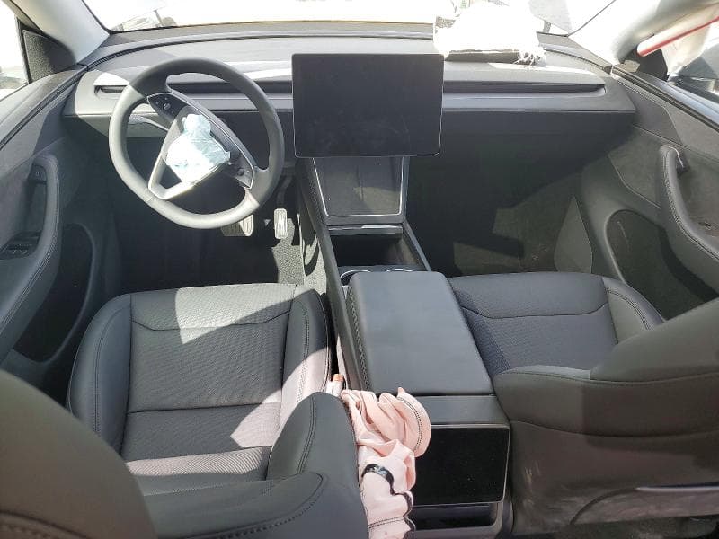 2026 TESLA MODEL Y 8