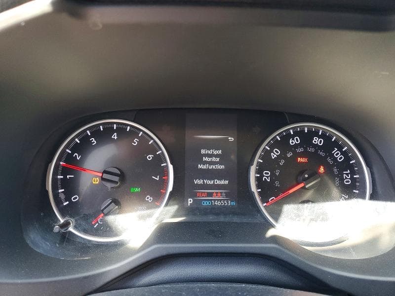 2022 TOYOTA RAV4 XLE 9