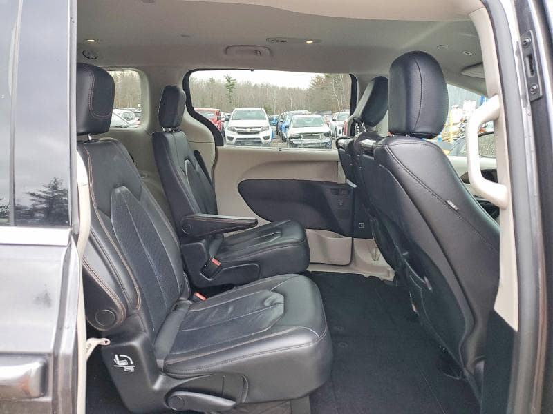 2019 CHRYSLER PACIFICA 11
