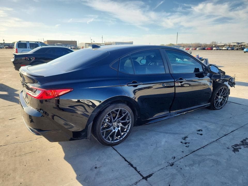 2025 TOYOTA CAMRY XSE 3