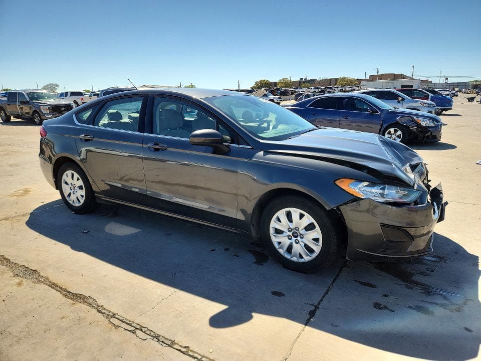 2019 FORD FUSION S 4