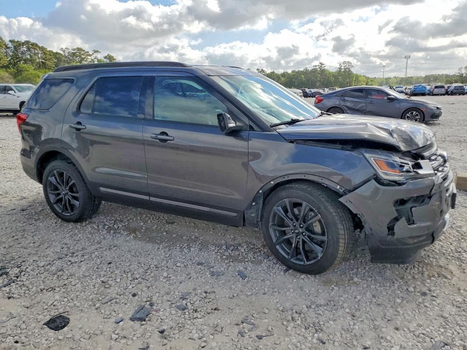 2018 FORD EXPLORER XLT 4