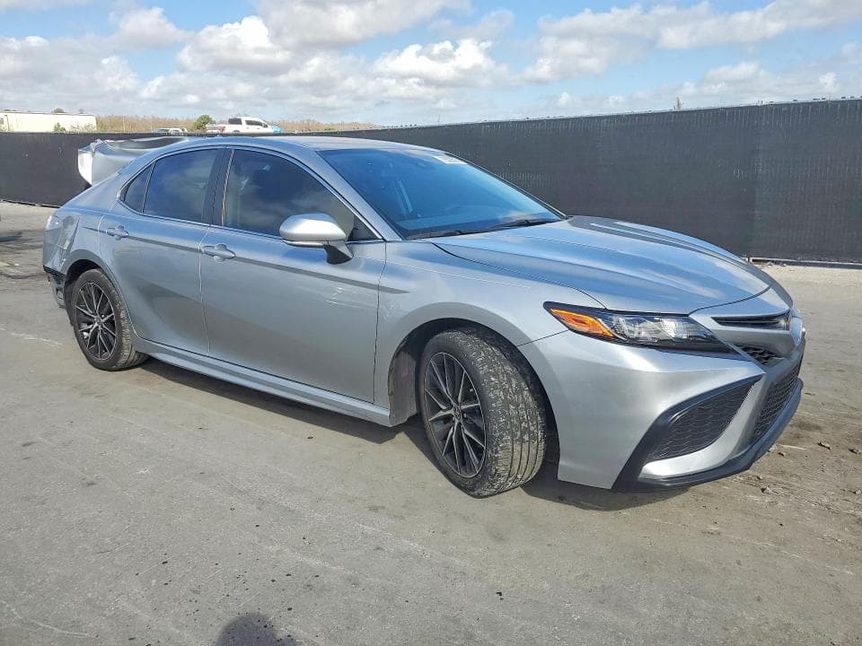 2024 TOYOTA CAMRY SE 4